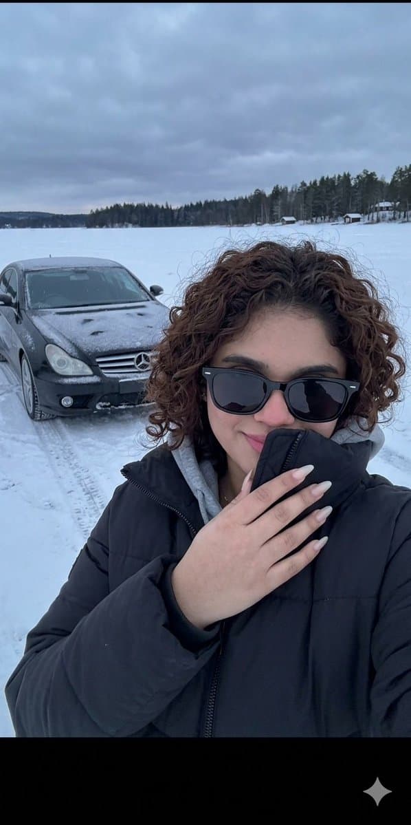 Profile / Avatar - Frozen Lake Winter Selfie — output