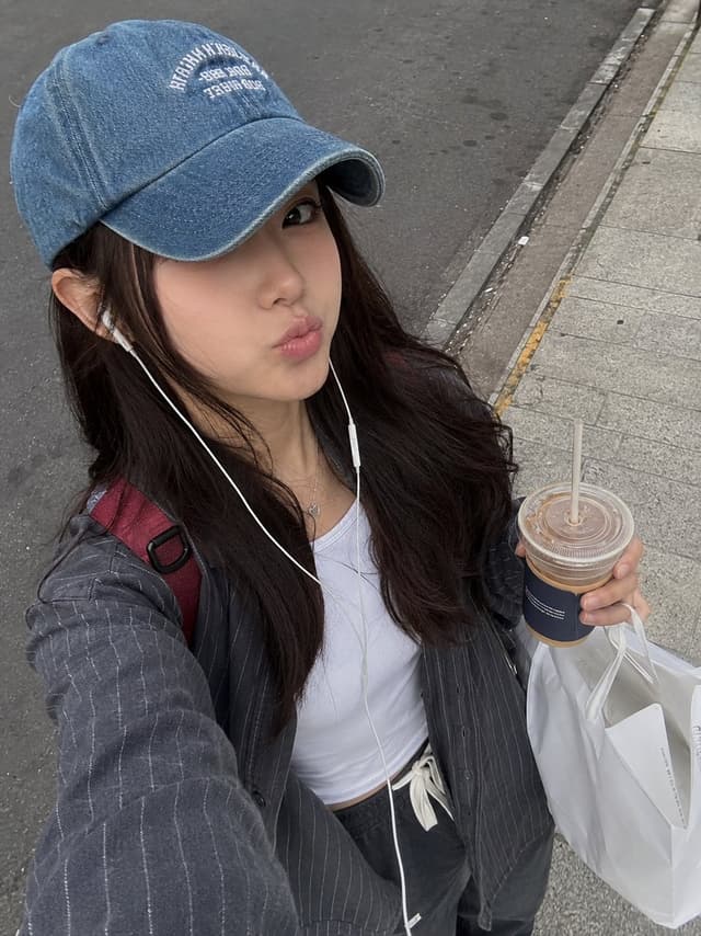Profile / Avatar - Urban Street Style Selfie — output