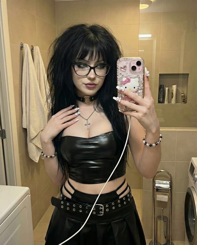 Profile / Avatar - Y2K Grunge Mirror Selfie in Bathroom — output