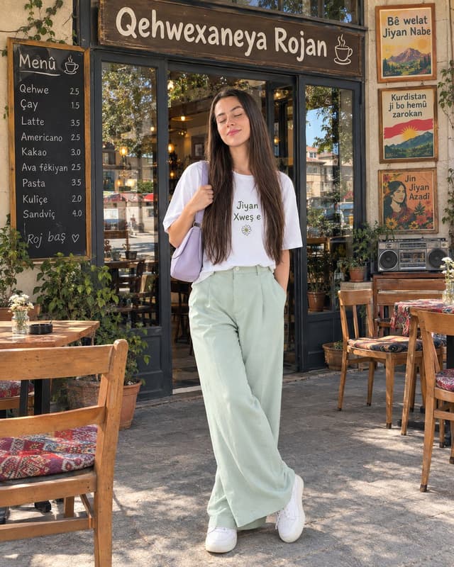 Social Media Post - Street Style Woman Portrait Prompt — output