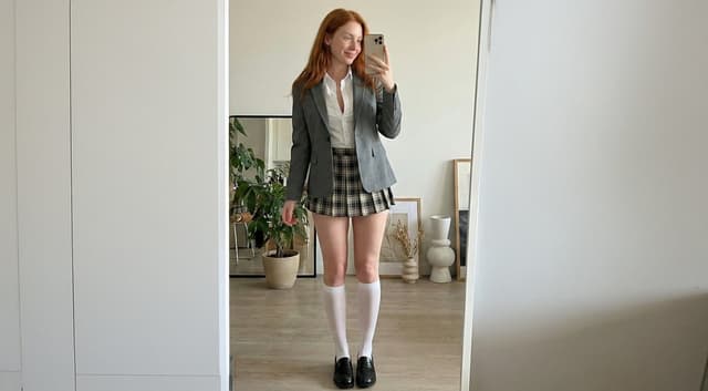 Profile / Avatar - College Girl Mirror Selfie with Identity Lock — output