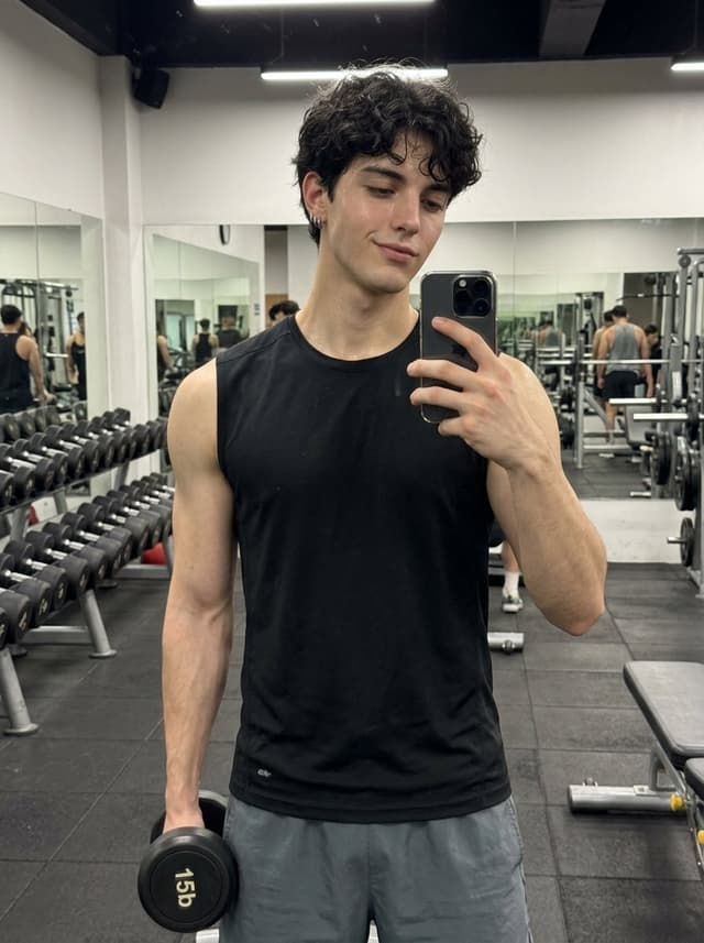Profile / Avatar - Hyper-Realistic Gym Mirror Selfie — output