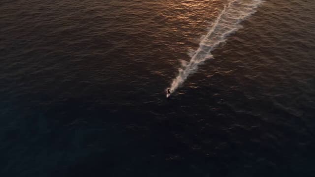 Seedance 2.0 Cinematic Ocean Chase Prompt
