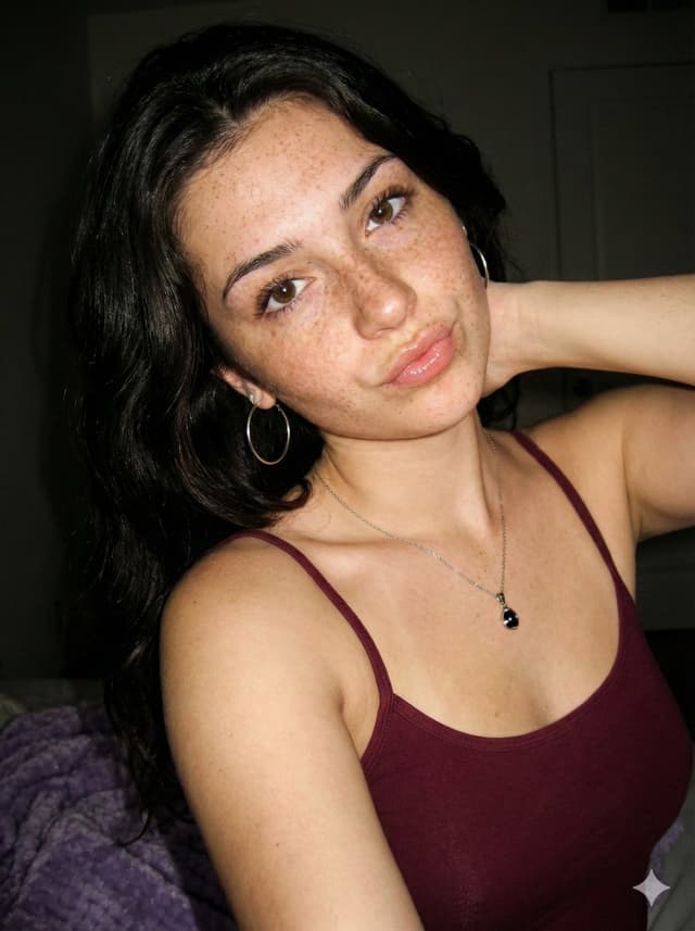 High-Contrast 'Baddie' Selfie Prompt — output