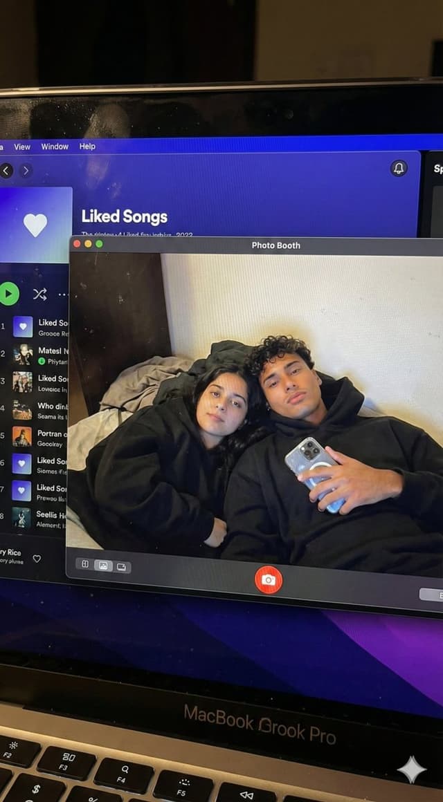 Couple MacBook screen selfie simulation prompt — output